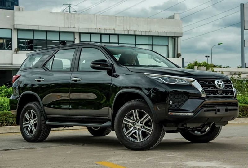 Toyota Fortuner - Dòng xe được khách hàng thuê nhiều tại phân khúc 7 chỗ