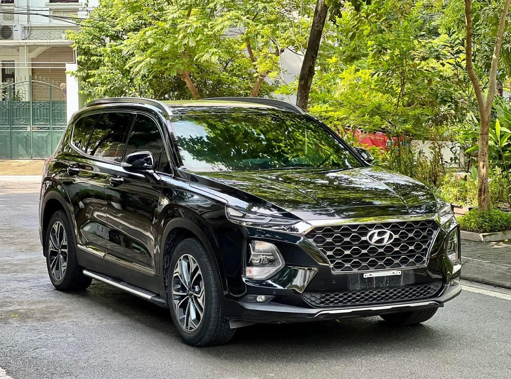 Dịch vụ cho thuê xe Hyundai Santafe theo ngày, theo tháng