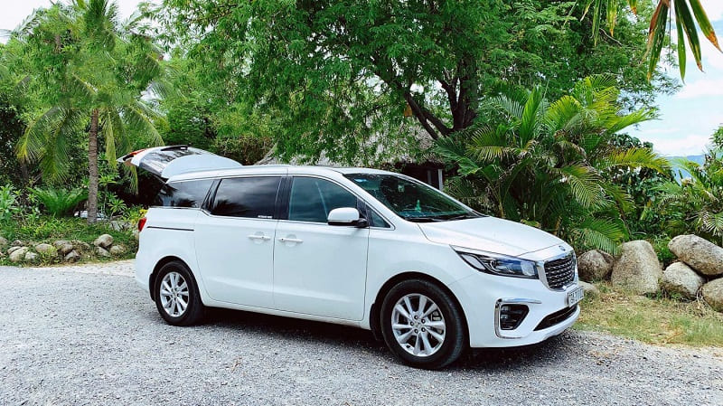 Xe Kia Sedona 7 chỗ - Hoa Hằng Trans